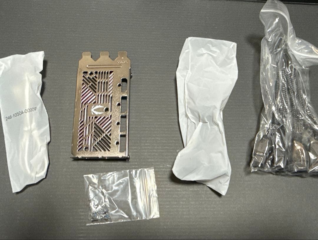 ZOTAC GeForce RTX 5090 のシンクのみ 基板（PCB）なし