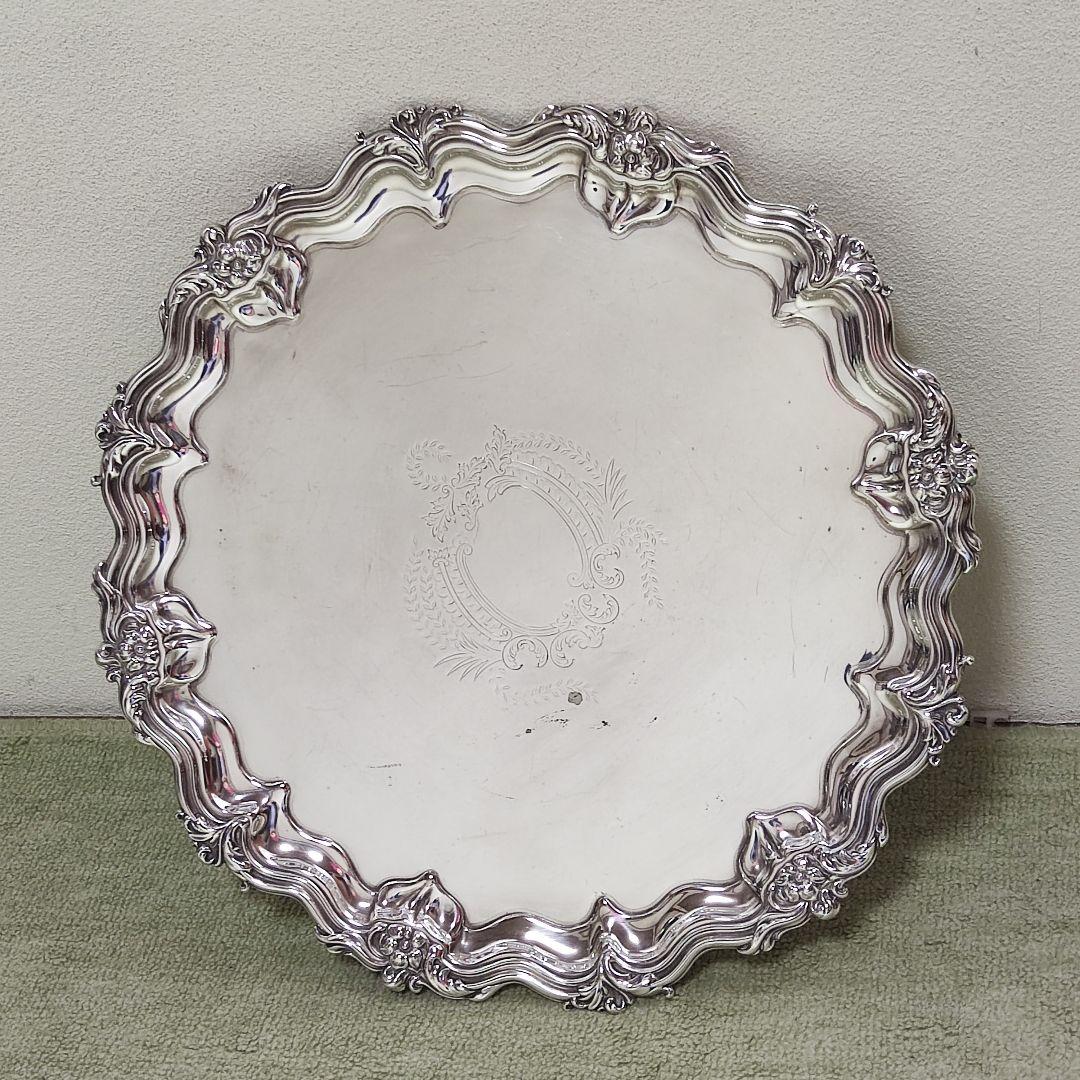 英国　シルバープレート　ギャラリートレイ　サルヴァ　3つ足　1904年