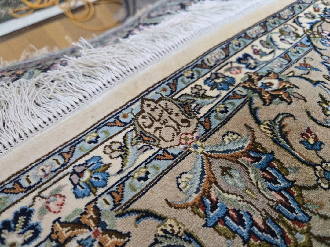 ペルシャ絨毯本物保証100%手織素材天然シルクfallah工房花柄157×106