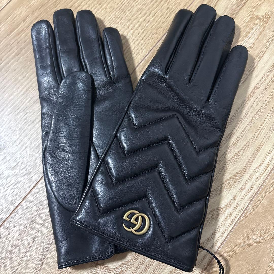 新品未使用品！！GUCCI革手袋 レディース 黒 GGマーモント ラムスキン