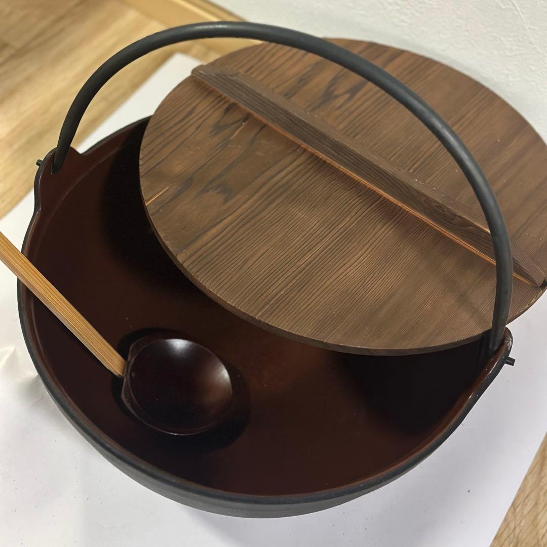 日本製　桑名鋳物　鉄鍋　特大　直径30cm 内側ホーロー仕上げ　やまが鍋　中部