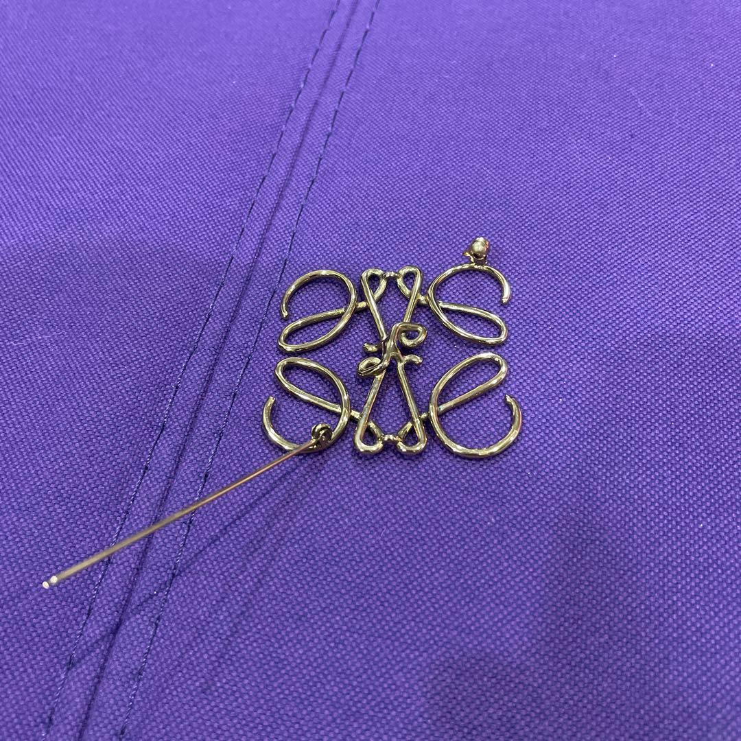 LOEWE ロゴ　アナグラム　ブローチ