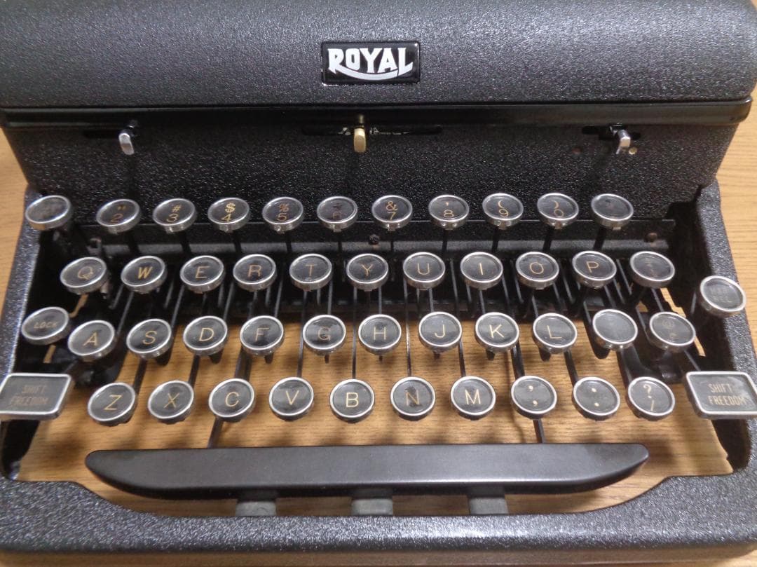 実働品　 ARROW ロイヤルタイプライター 1946年製