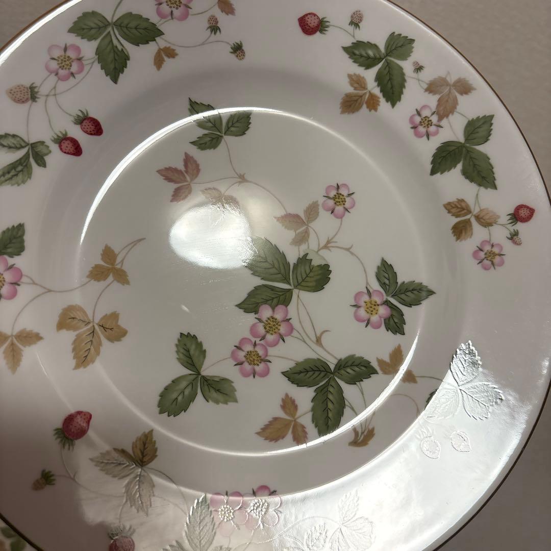 ウェッジウッド　ワイルドストロベリー　デザートプレート　20.5cm