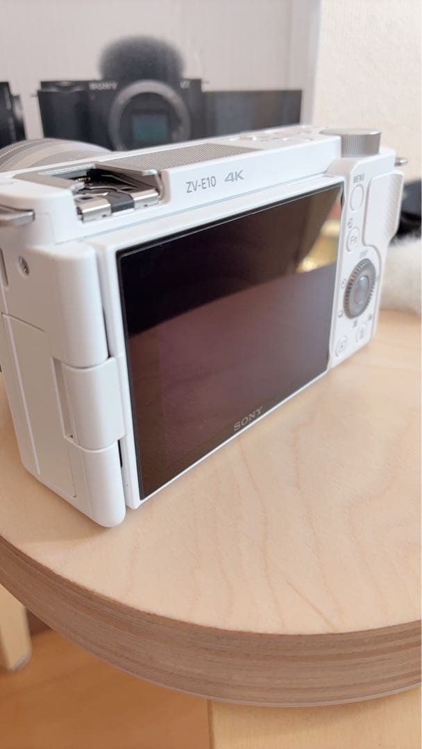 SONY ZV-E10 パワーズームレンズキット ホワイト【SDカード付】