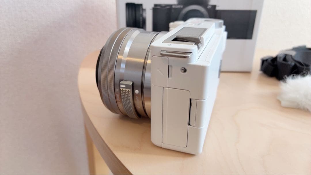 SONY ZV-E10 パワーズームレンズキット ホワイト【SDカード付】