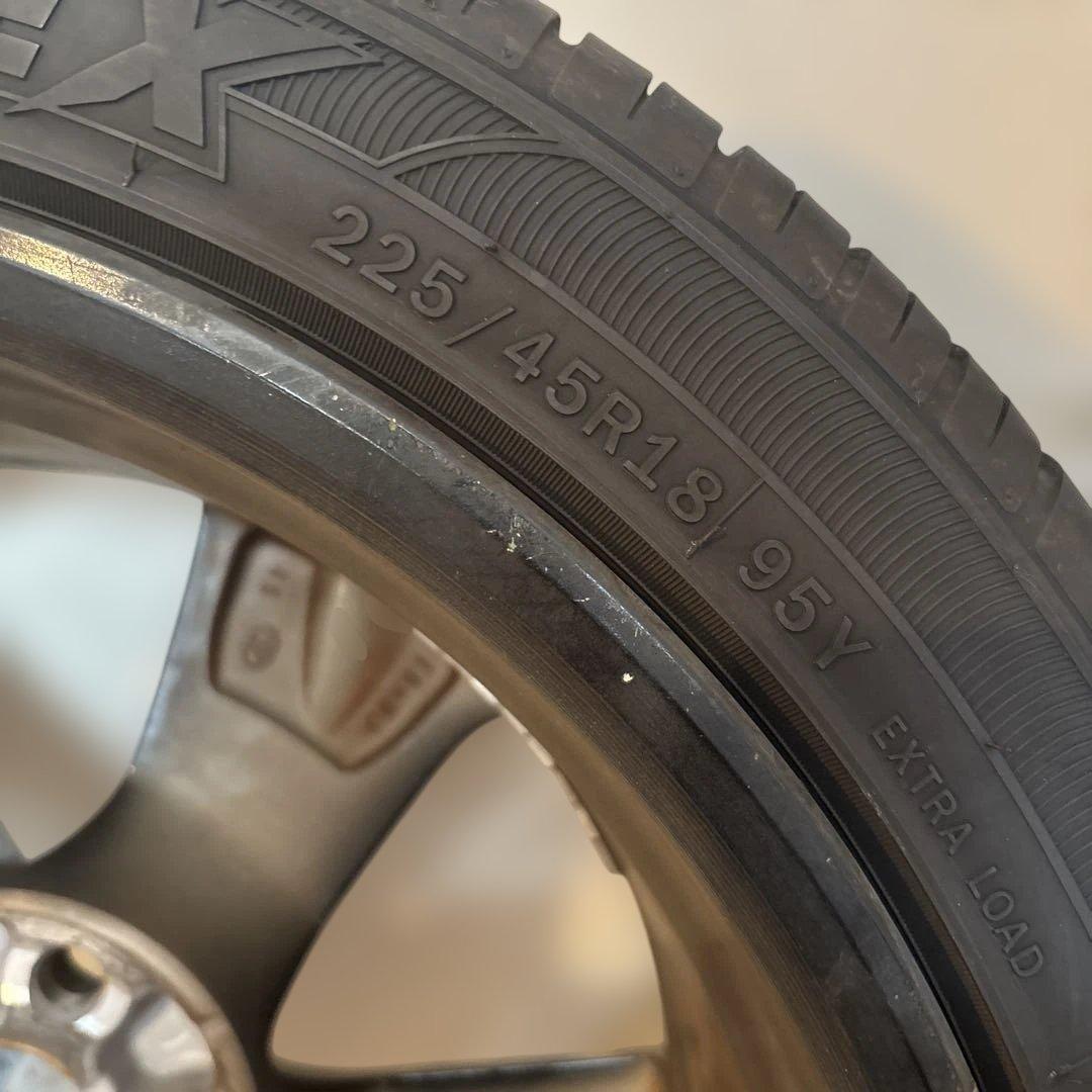 1本トヨタ220系クラウン18インチ純正ホイール タイヤ付き