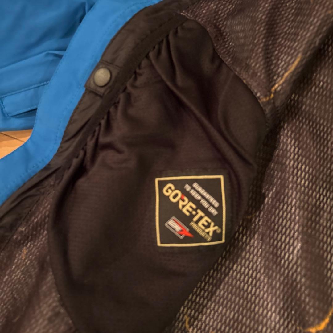VOLCOM スノボウェア　アメリカサイズS 日本のＭサイズ相当　別売り不可