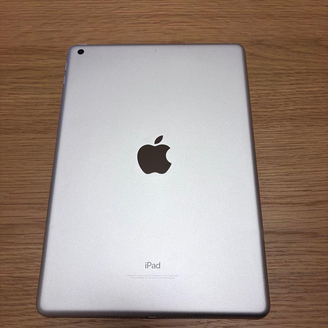 iPad 第六世代 32GB 【ケース・フィルム付き】