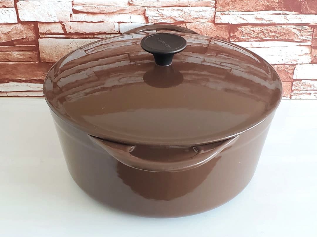 【希少品/幻セール】クーザンス　両手鍋　ダークブラウン　22cm
