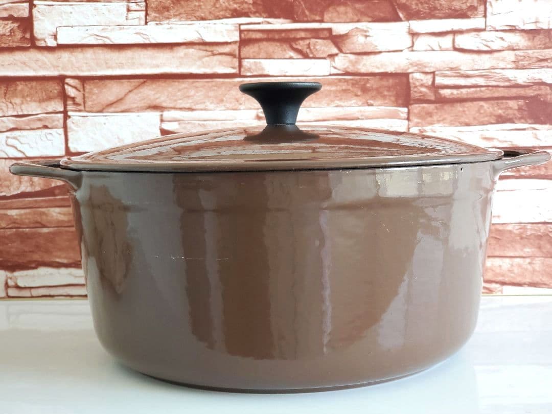 【希少品/幻セール】クーザンス　両手鍋　ダークブラウン　22cm