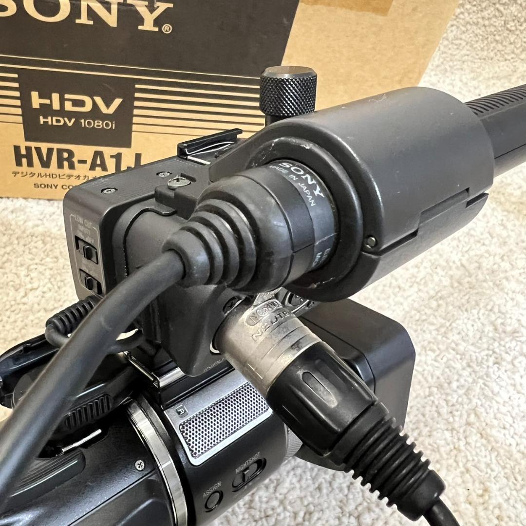 SONY HVR-A1J 業務用ビデオカメラ★XLRマイク・箱付★バッテリー無