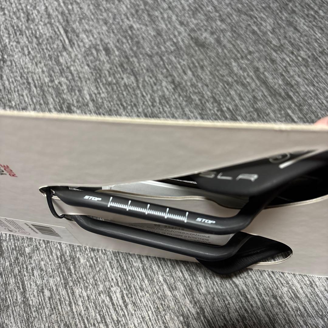 パーツ Selle Italia SLR Kit Carbonio Flow S2