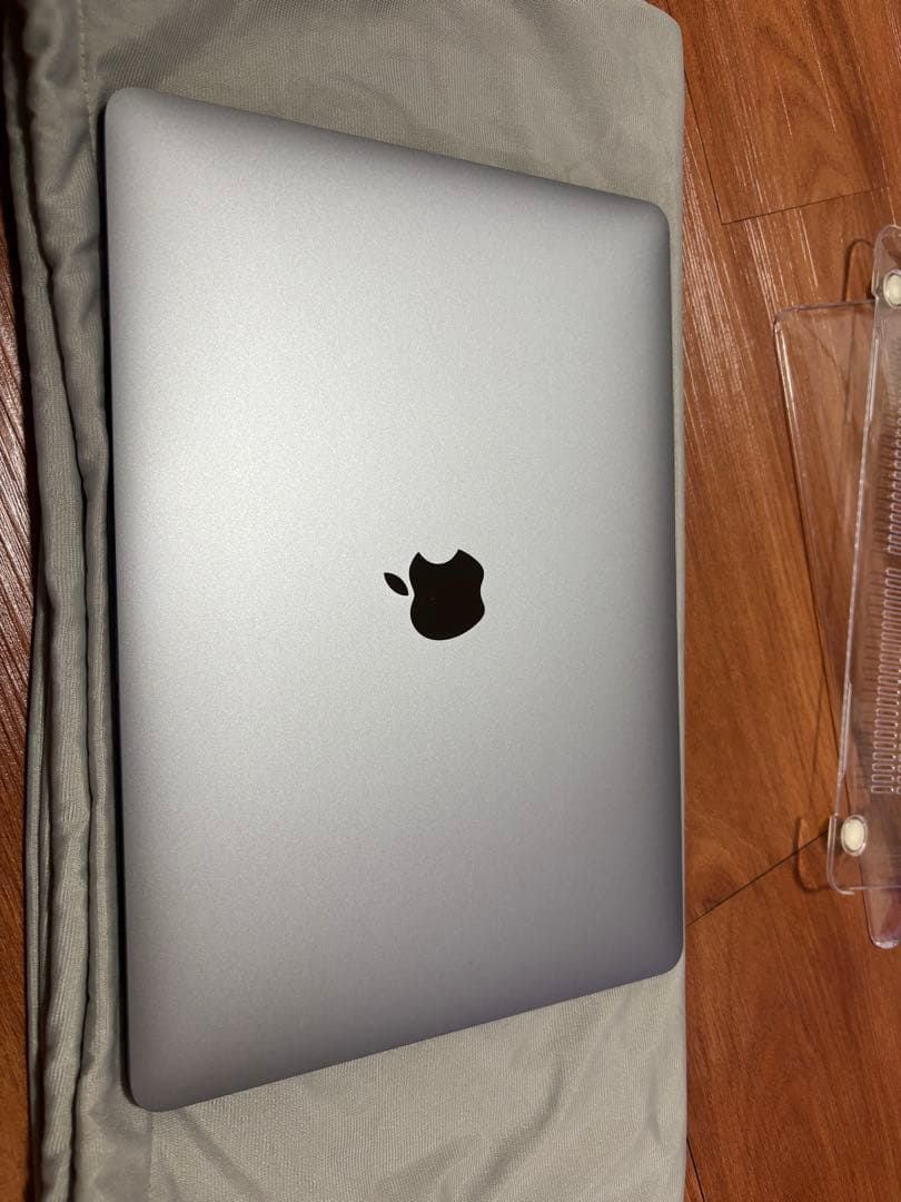 MacBook Pro スペースグレイ　2022年モデル