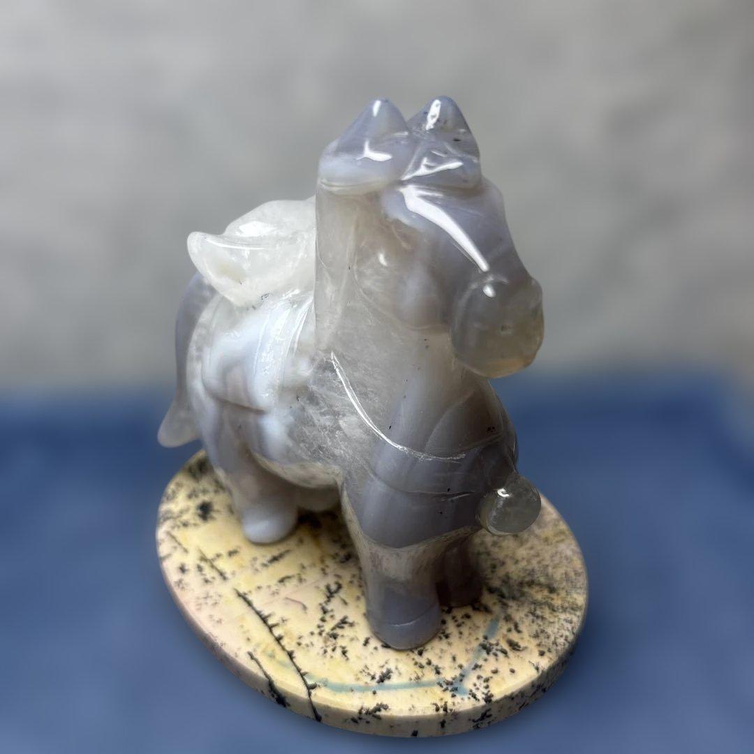最高品質瑪瑙　馬の置き物　台付き　12-2