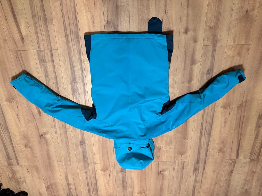 スキーウェア　デサント