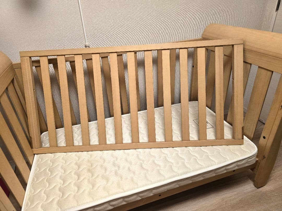 ベビーベッド　Boori 6歳までベッド『スレイ』（アーモンドカラー）