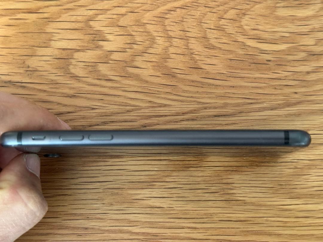 iPhone 8 64GB バッテリー（互換品）交換済み SIMフリー