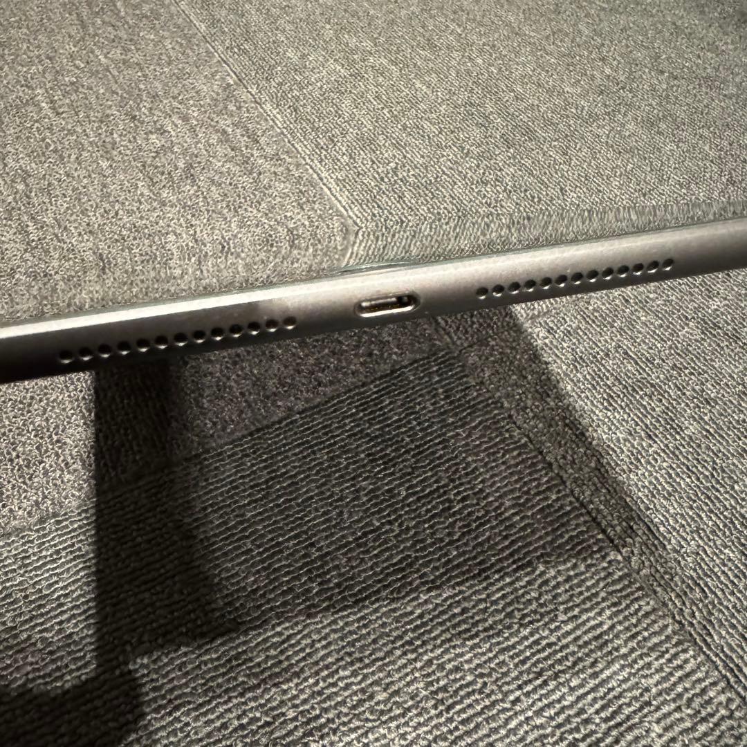 iPad 第7世代 32GBスペースグレイWi-Fiモデル