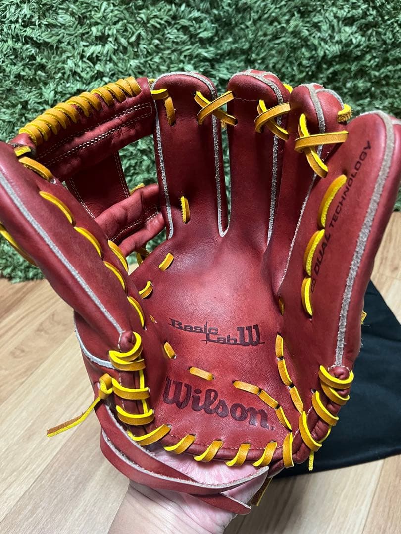 美品⚫︎ウィルソン ベーシックラボ デュアル 軟式内野手用1723型 ブリック