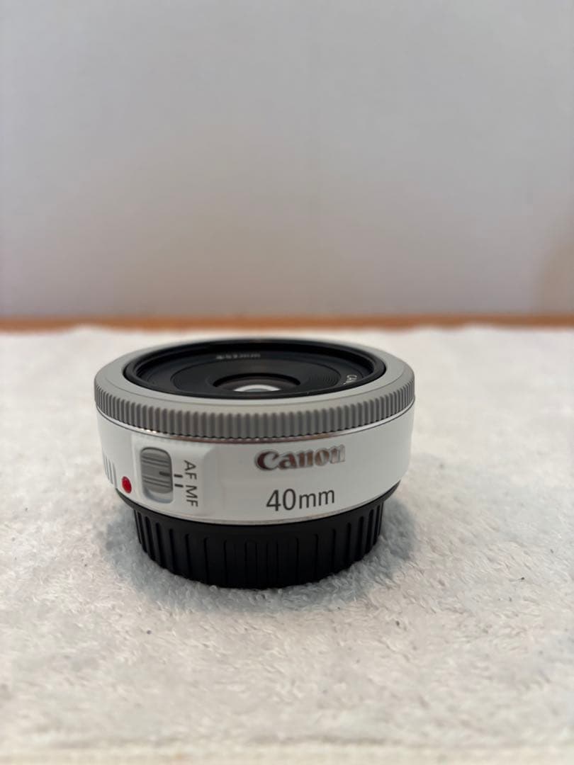 【美品】キャノンEF40mmf2.8STM ホワイト プロテクター赤.黒付き