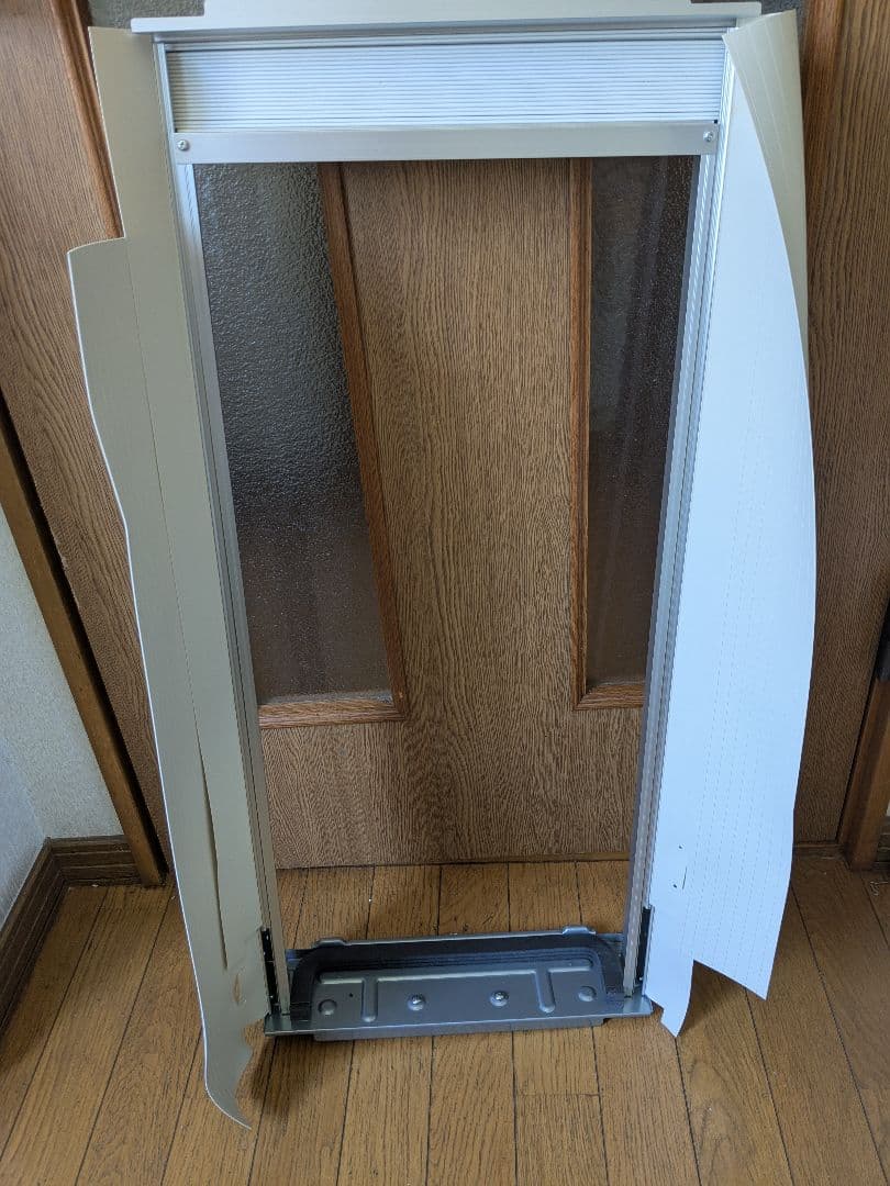 コロナ　窓エアコン　2015年製　枠、付属品は新品未使用