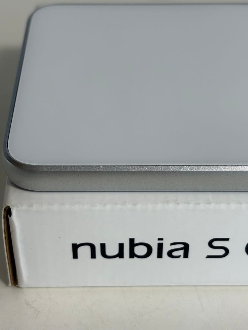 nubia S シルバー 本体