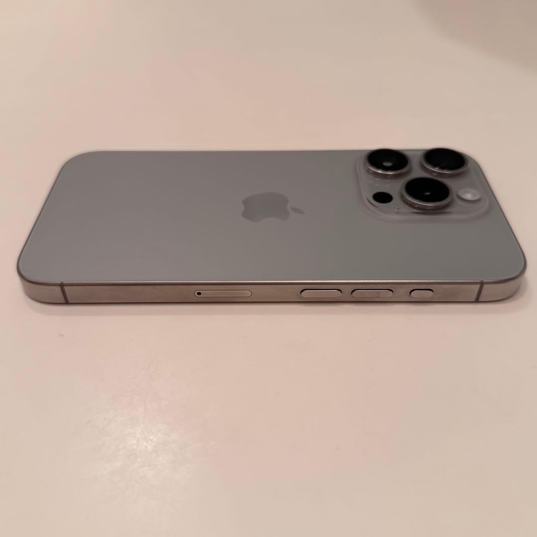 iPhone 15 Pro ナチュラルチタニウム128GB 本体