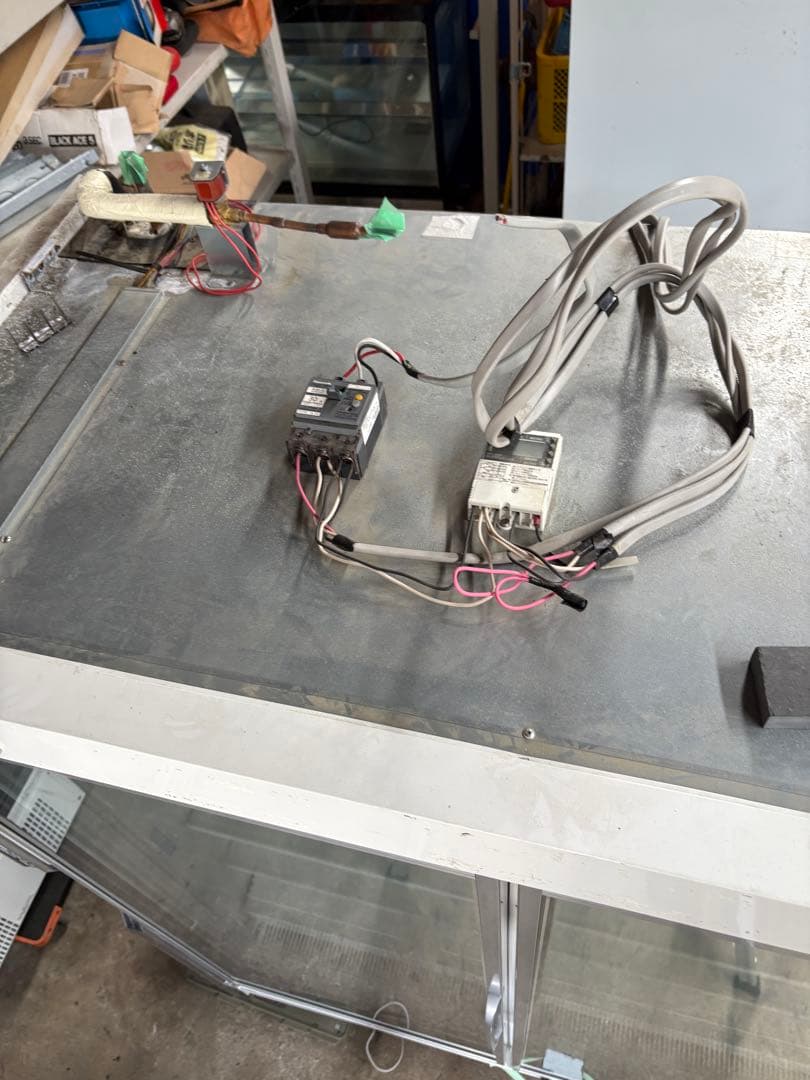 ★冷凍リーチインショーケース LRZ-275A（2枚扉）1108L