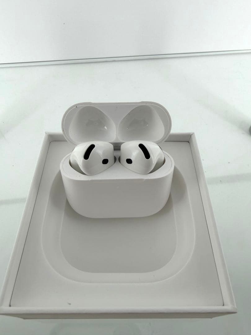 AirPods 4 ANC HXP93JA 本体 ホワイト 充電ケース付き 中古