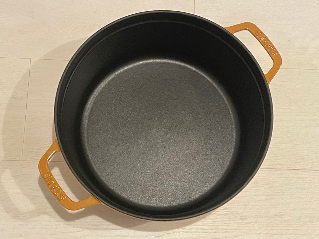 staub 26cm マスタード COCOTTE RONDE