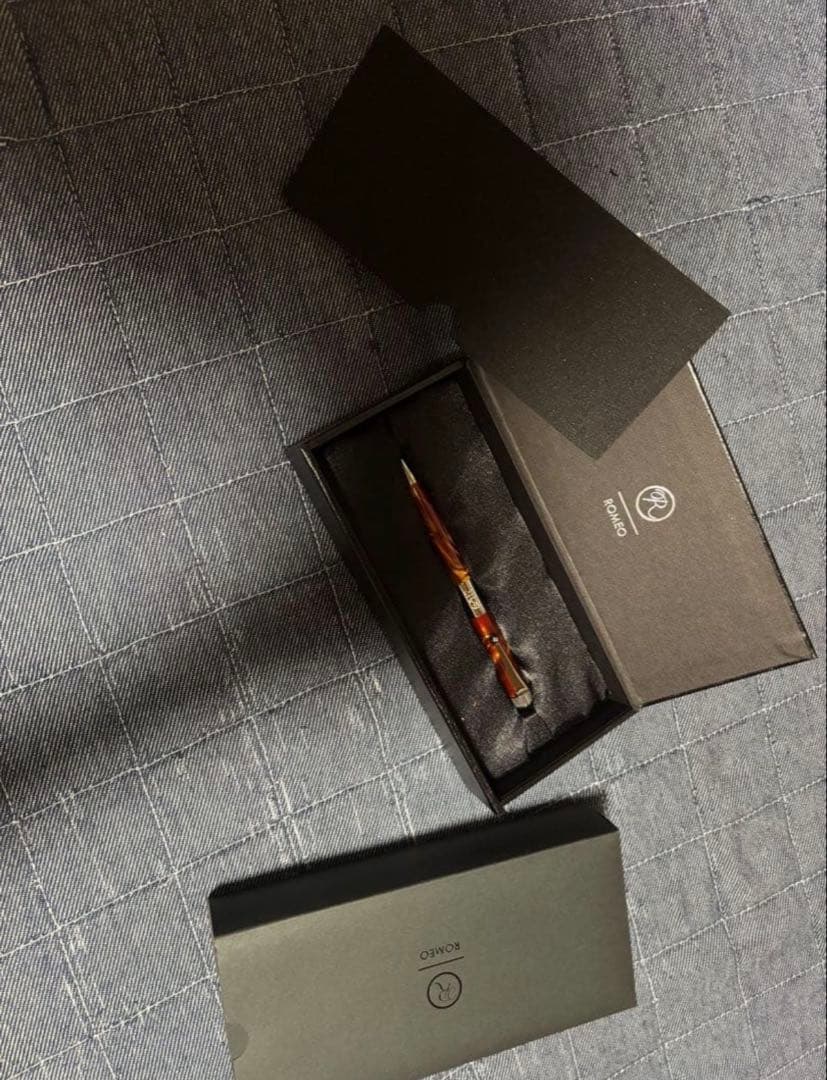 ロメオNo.3 イタリアンアンバー　細軸 (箱・新品リフィル付き)