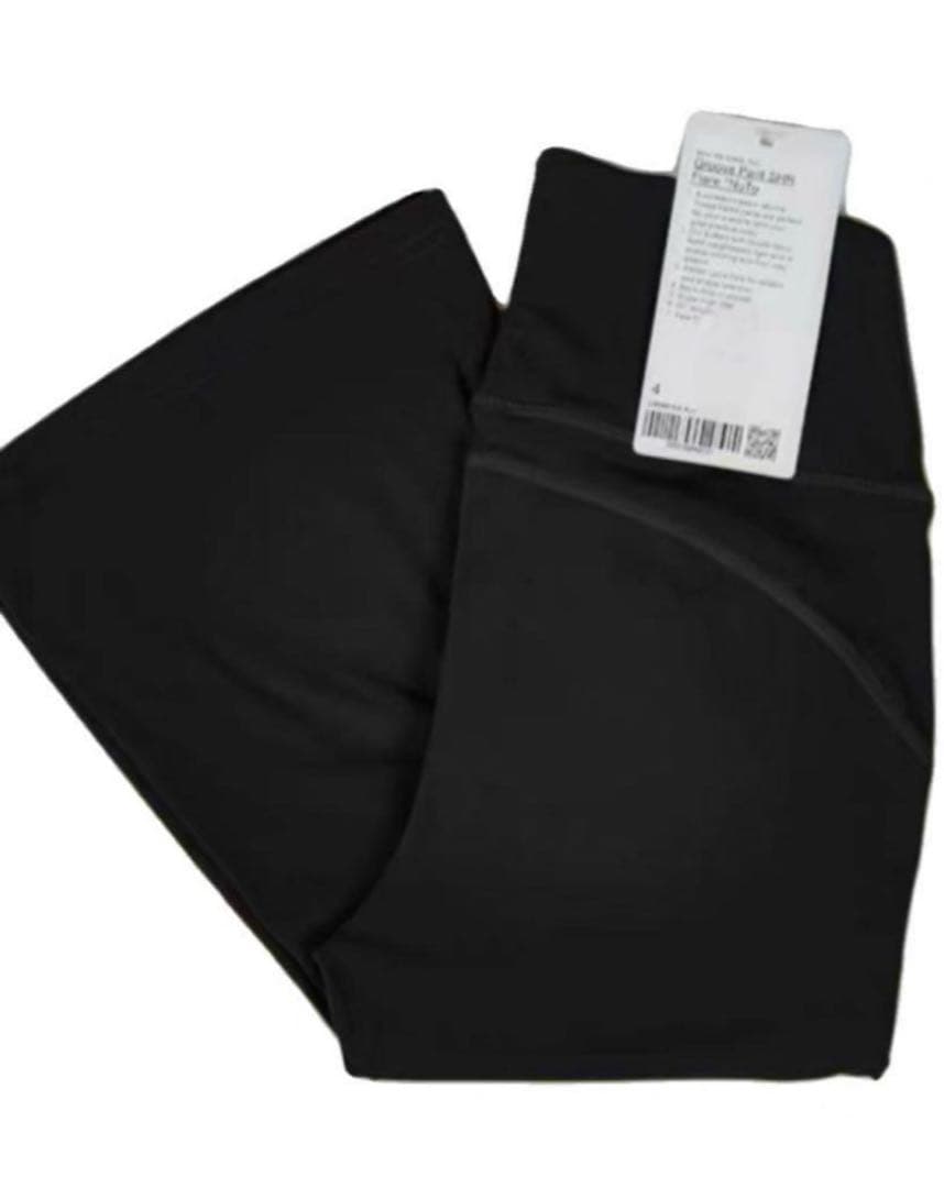 こむ ♪新品Lululemon Groove ヨガパンツM(6)