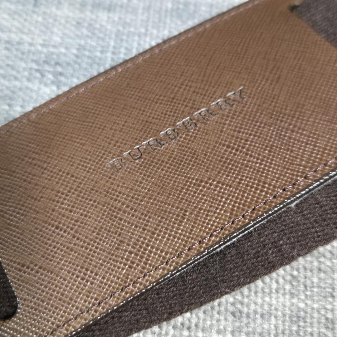 BURBERRY エンボスロゴ入り レザー×ファブリック ショルダーストラップ