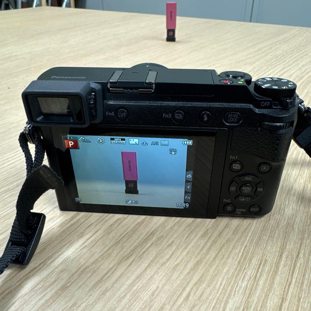 LUMIX ミラーレス一眼 DMC-GX7MK2 レンズ42.5mm/F1.7