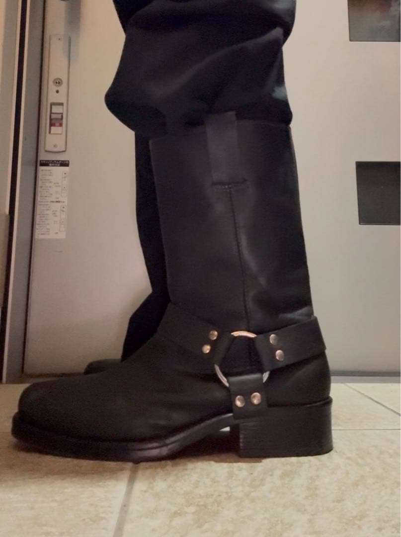 黒 エンジニアブーツ バックル付き