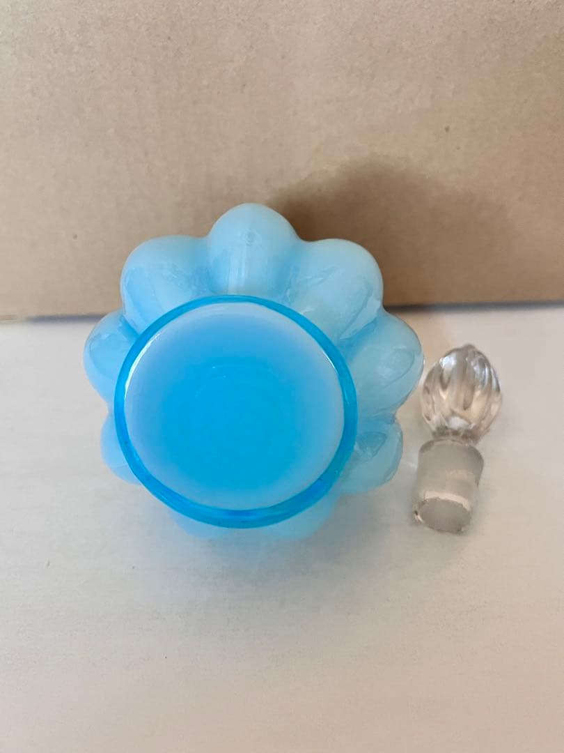 フェントン★パフュームボトル★オーバーレイ★メロン型★ミルクガラス★ベビーブルー