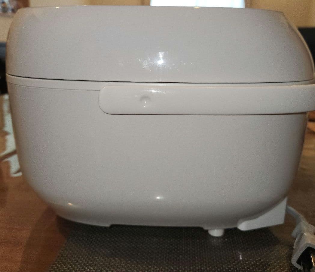 パナソニック　IHジャー炊飯器　3.5合炊き　SR-KT060　2021年製