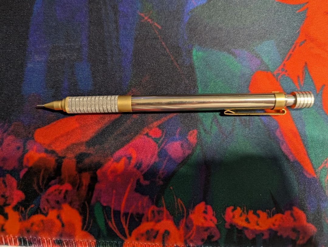 STAEDTLER　海外限定色　シャンパンゴールド