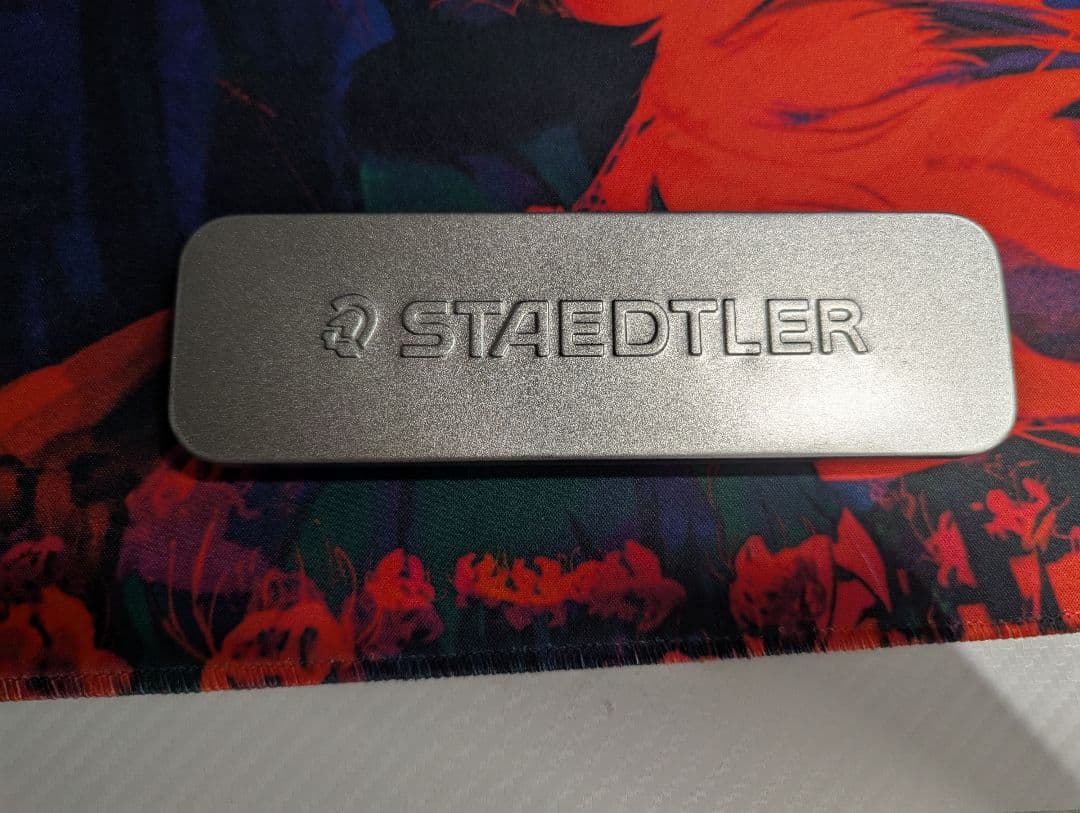 STAEDTLER　海外限定色　シャンパンゴールド