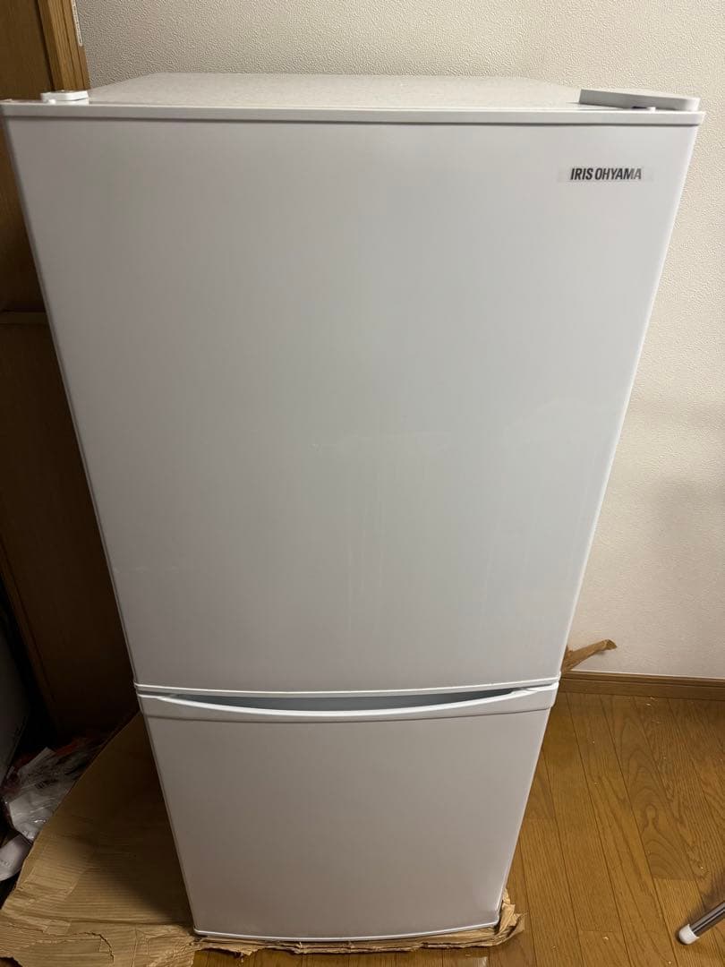 ホワイト冷蔵庫 氷製造トレイ付き