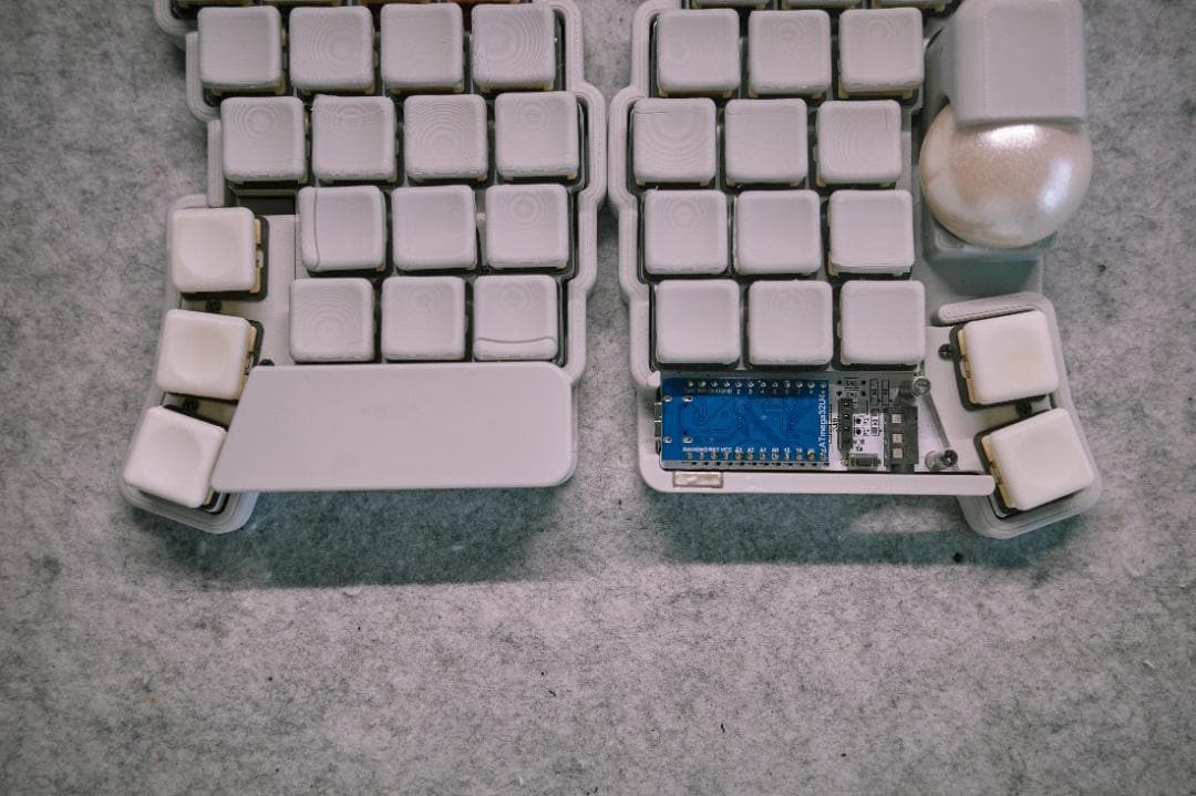 keyball39 組立済み ケース スイッチ キーキャップ付き