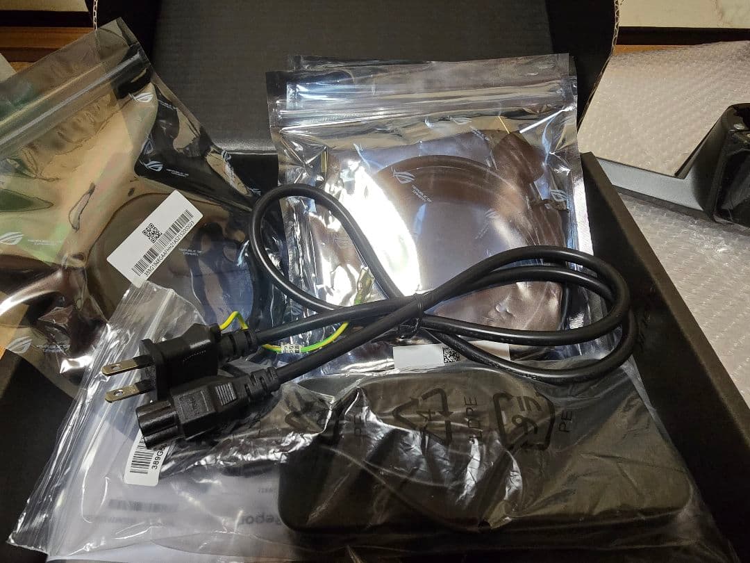 ASUS ROG Swift PG32UQ 144Hz 4kゲーミングモニター