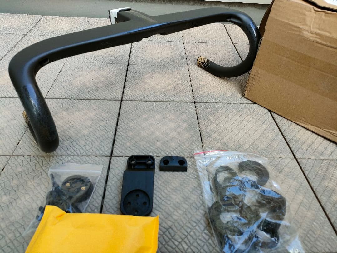 RYET エアロ一体カーボンハンドル