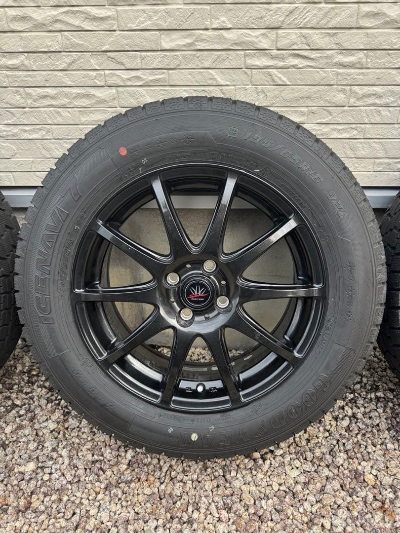 ライズ　195-65-16アルミホイール付きスタッドレスタイヤ4本セット