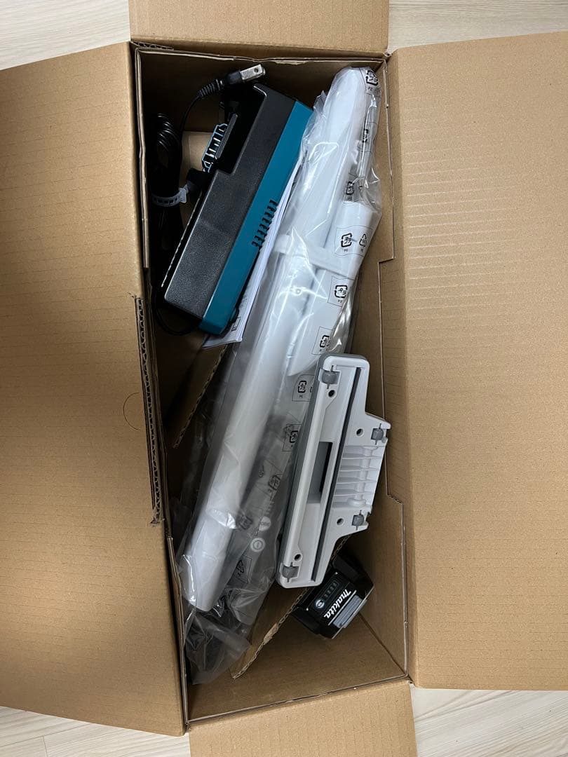 掃除機・クリーナー Makita CL001GRDW 40v