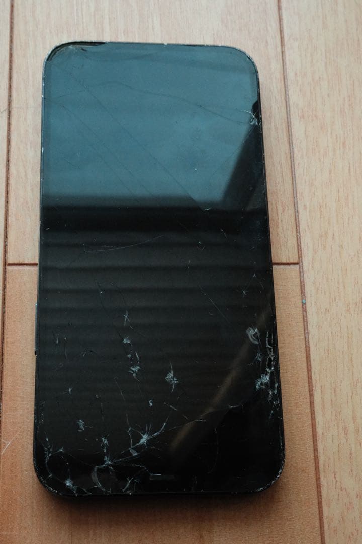 iPhone 12 Pro Max 128GB割れ