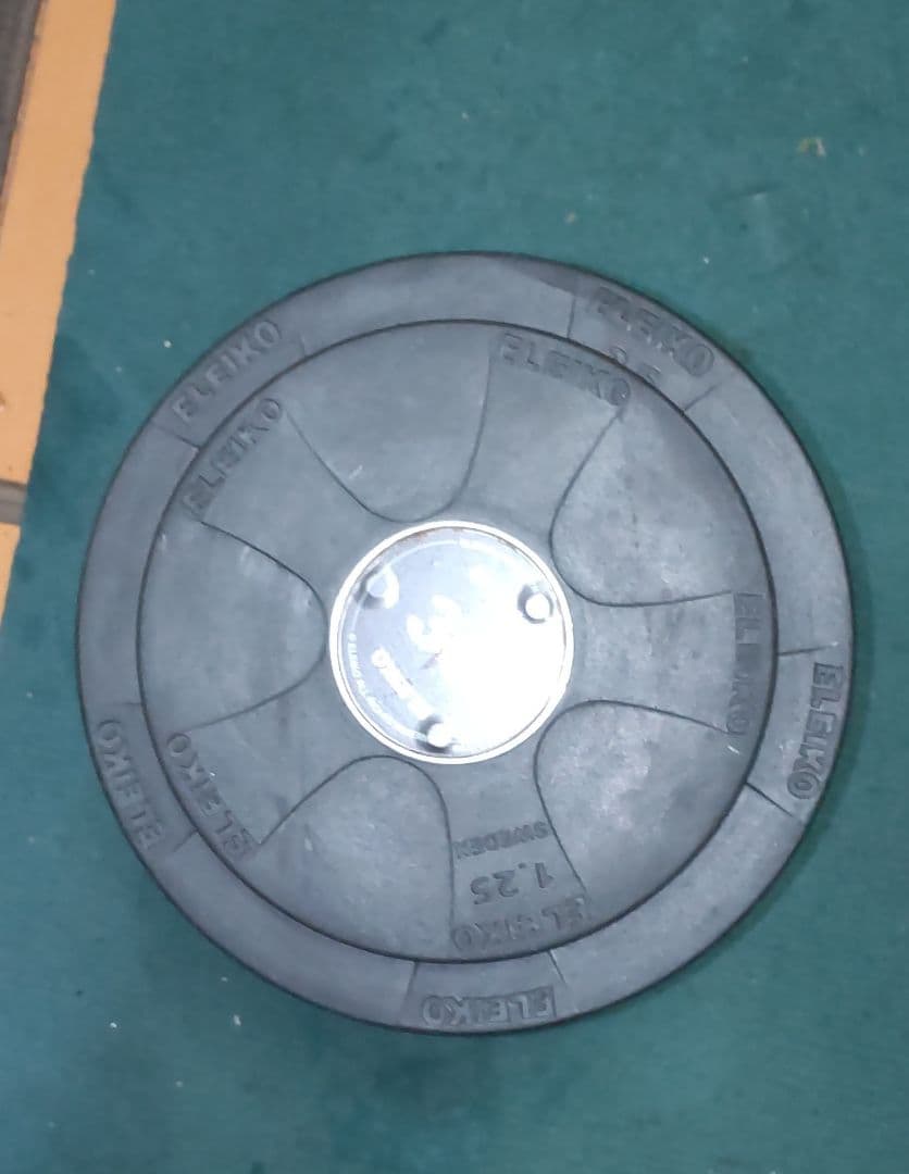 ELEIKO 30kg ダンベル 2個 回転式