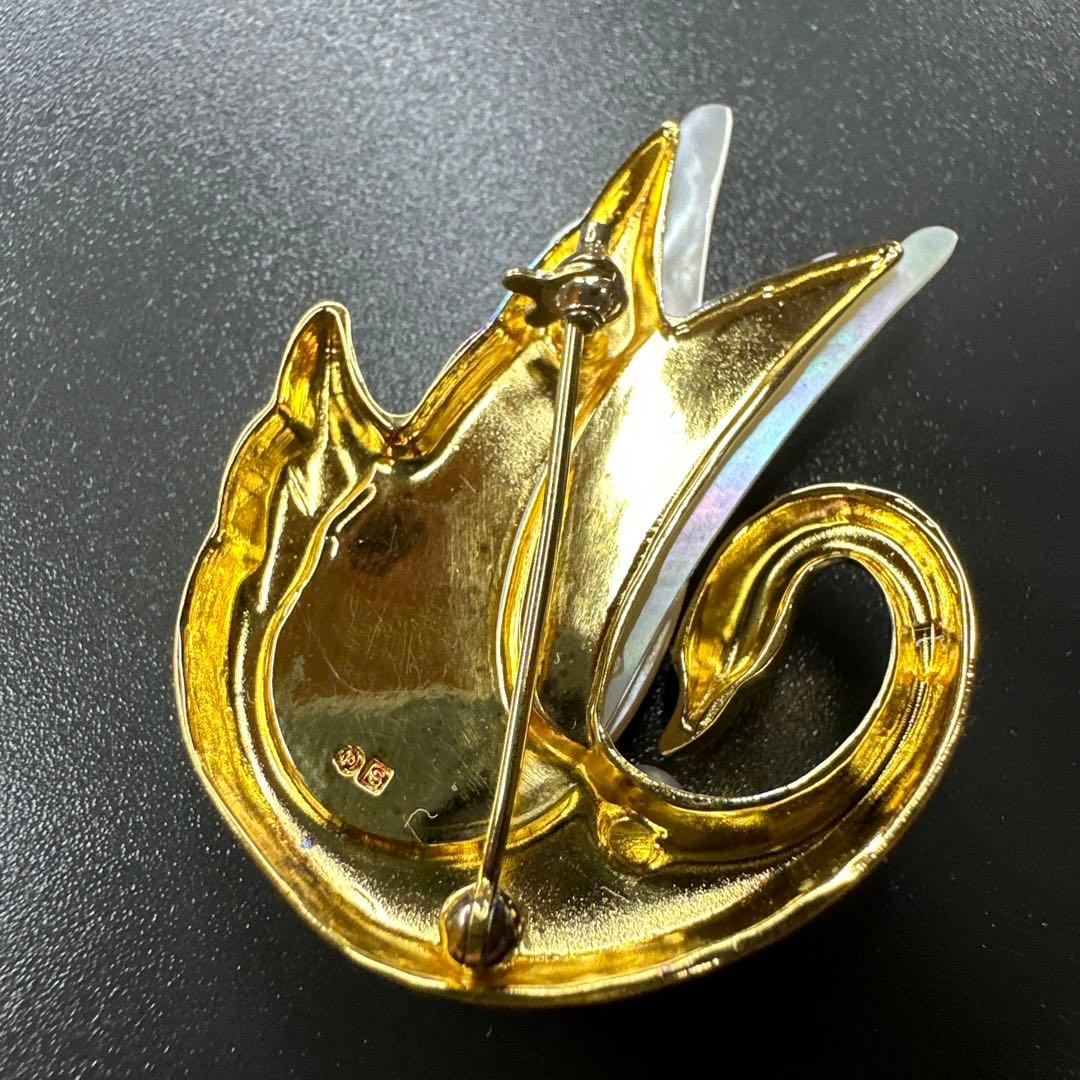 田崎真珠　TASAKI 白鳥デザイン ブローチ シルバー製　ゴールドトーン　外箱