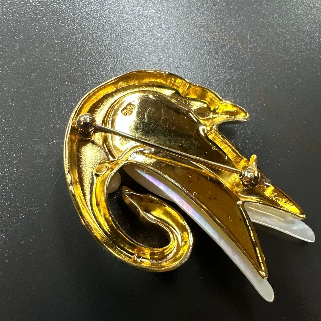 田崎真珠　TASAKI 白鳥デザイン ブローチ シルバー製　ゴールドトーン　外箱